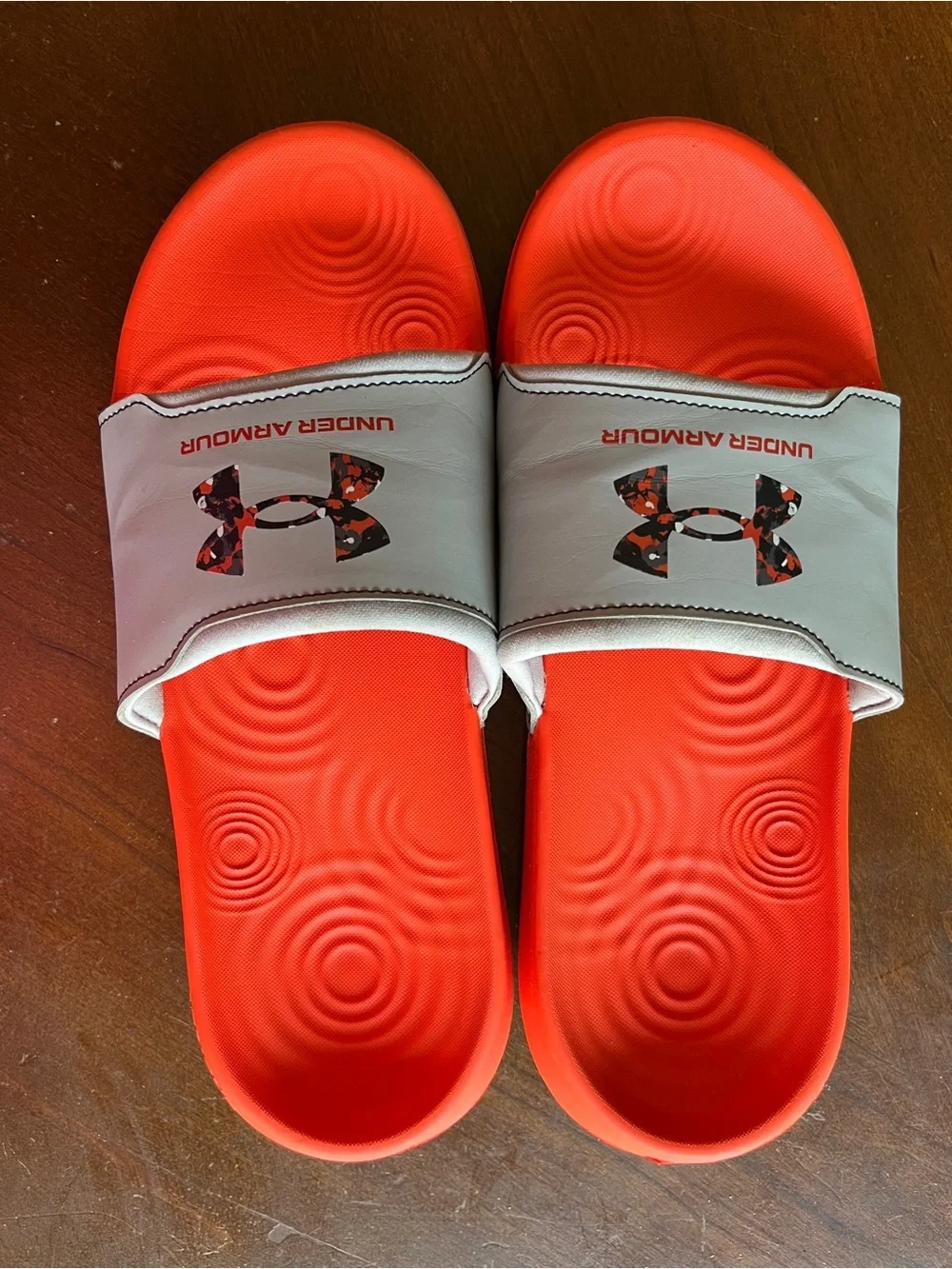 Men’s Orange & Gray Under Armour Ignite Select Slides, size 10